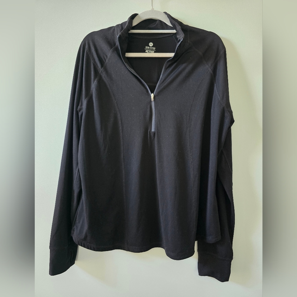 Old Navy Active Black Semi-Fitted Top